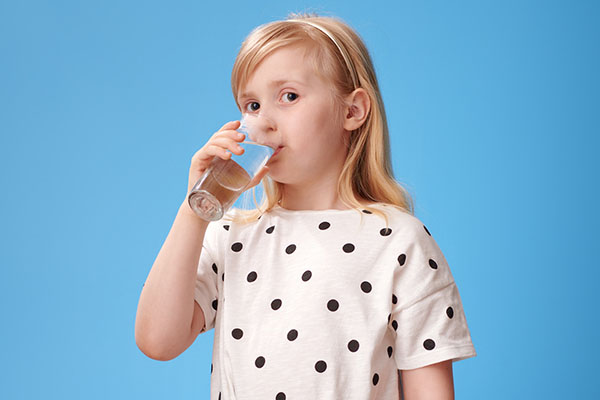 girldrinkingwater